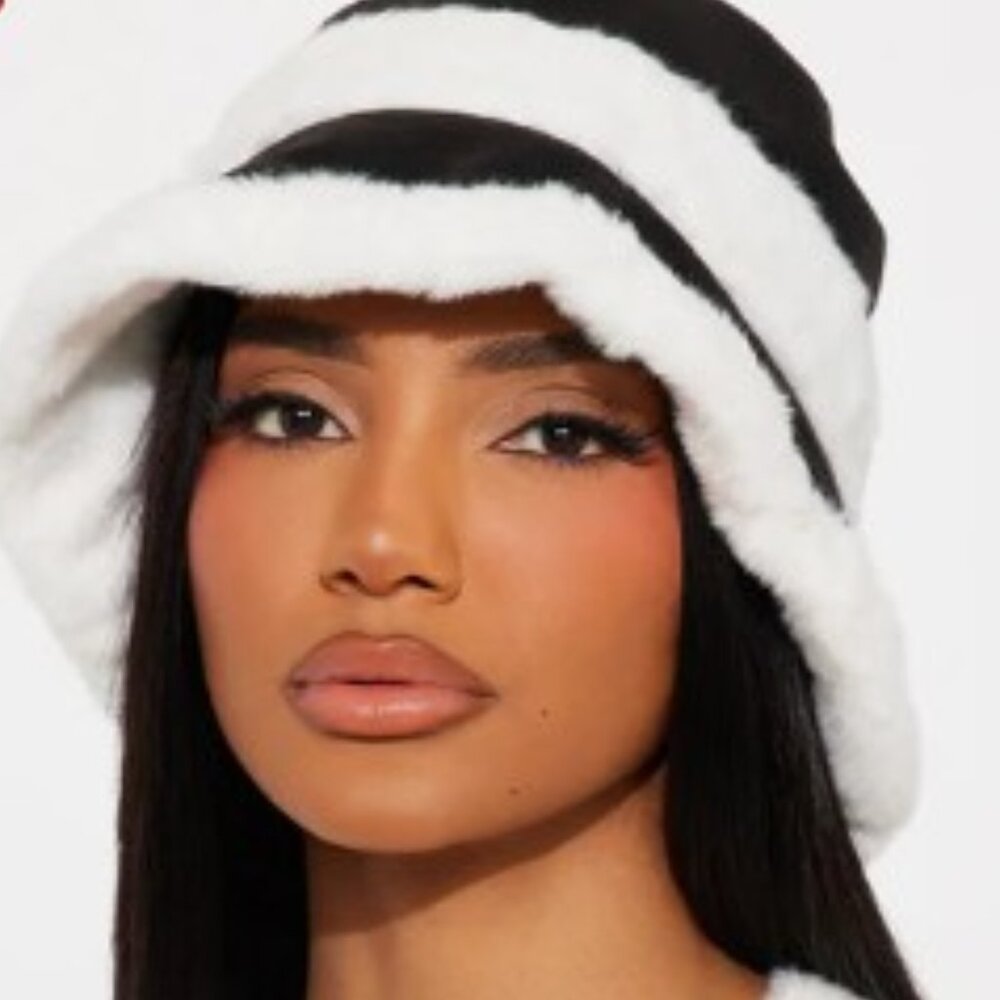 Faux Suede and Fur Striped Bucket Hat 🎉NWT